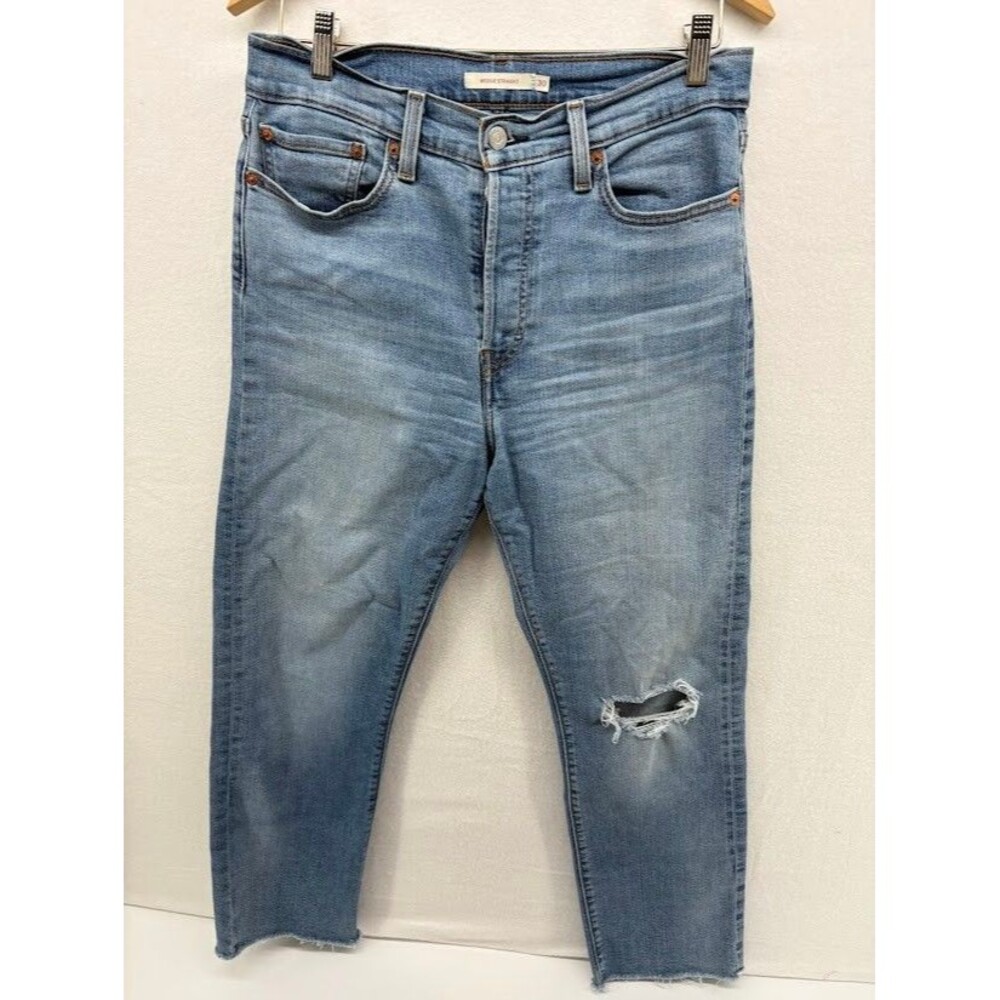 Levi's Women's Wedgie Straight Denim Jeans, Size 30 Med Wash, Raw Hem Distress